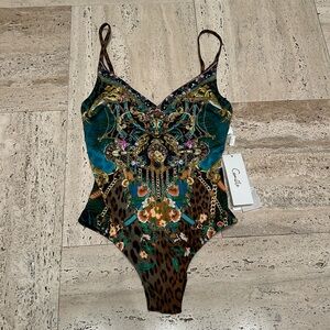 NWT CAMILLA V NECK UNDERWIRE ONE PIECE “FEARLESS FELIS” E CUP